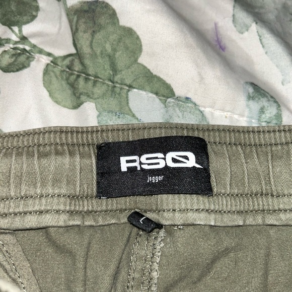 RSQ green jogger, super comfortable but no longer fit - Picture 5 of 6